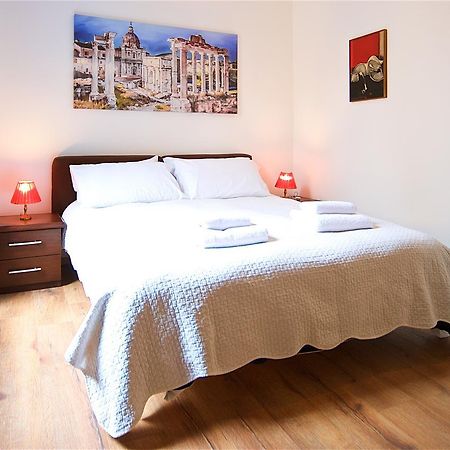 Vetrina Holidays Apartment Navona Rome Buitenkant foto